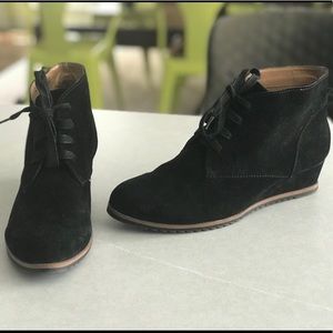 Black Wedge Booties !